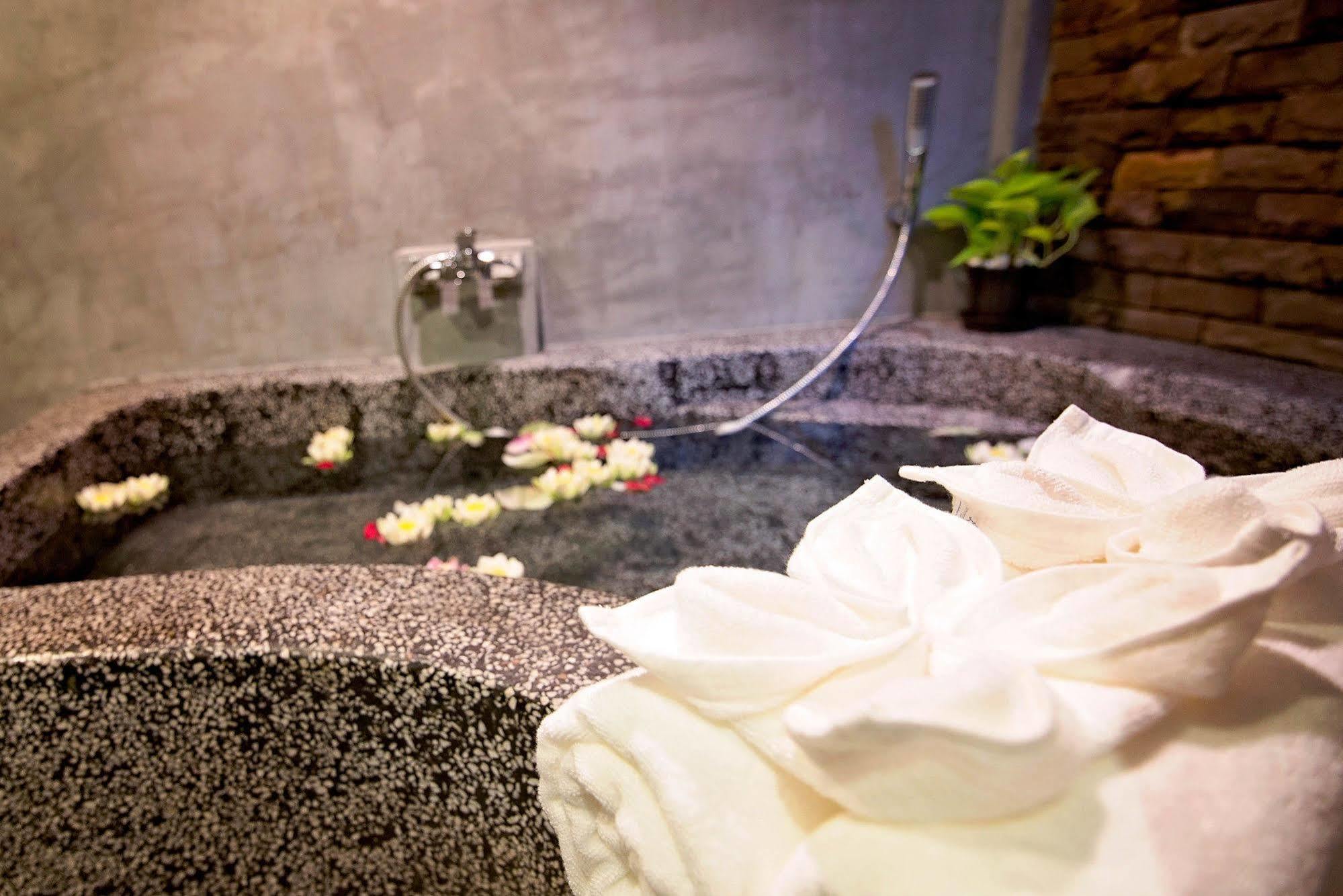Moon Flower Residence Siem Reap Bagian luar foto